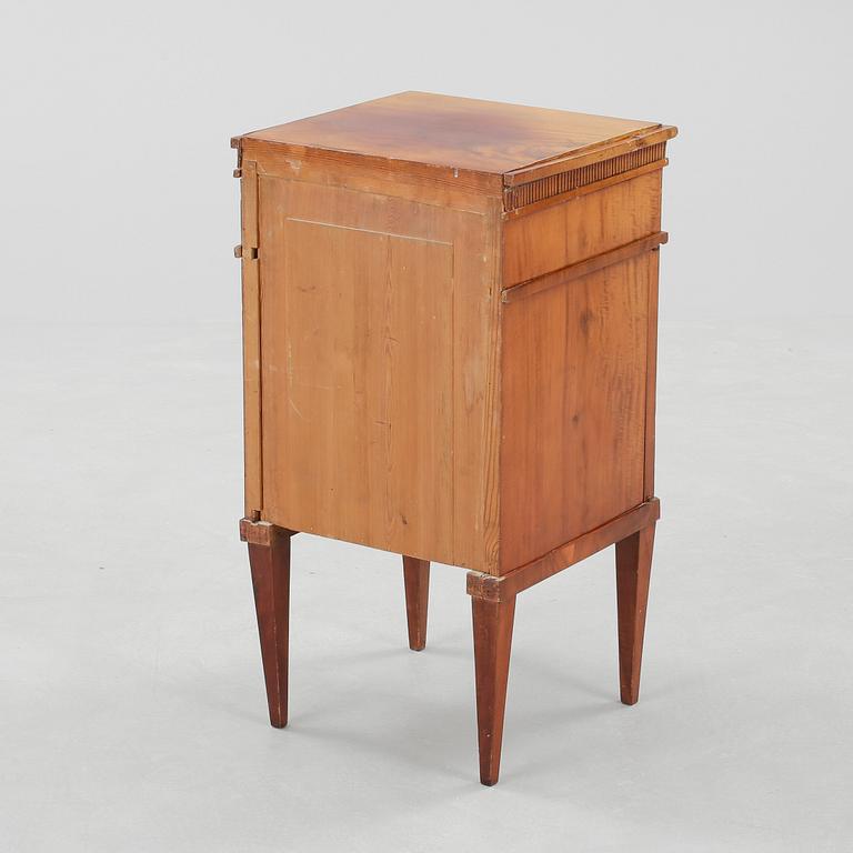 POTTSKÅP, sengustaviansk stil, 1800-talets slut.