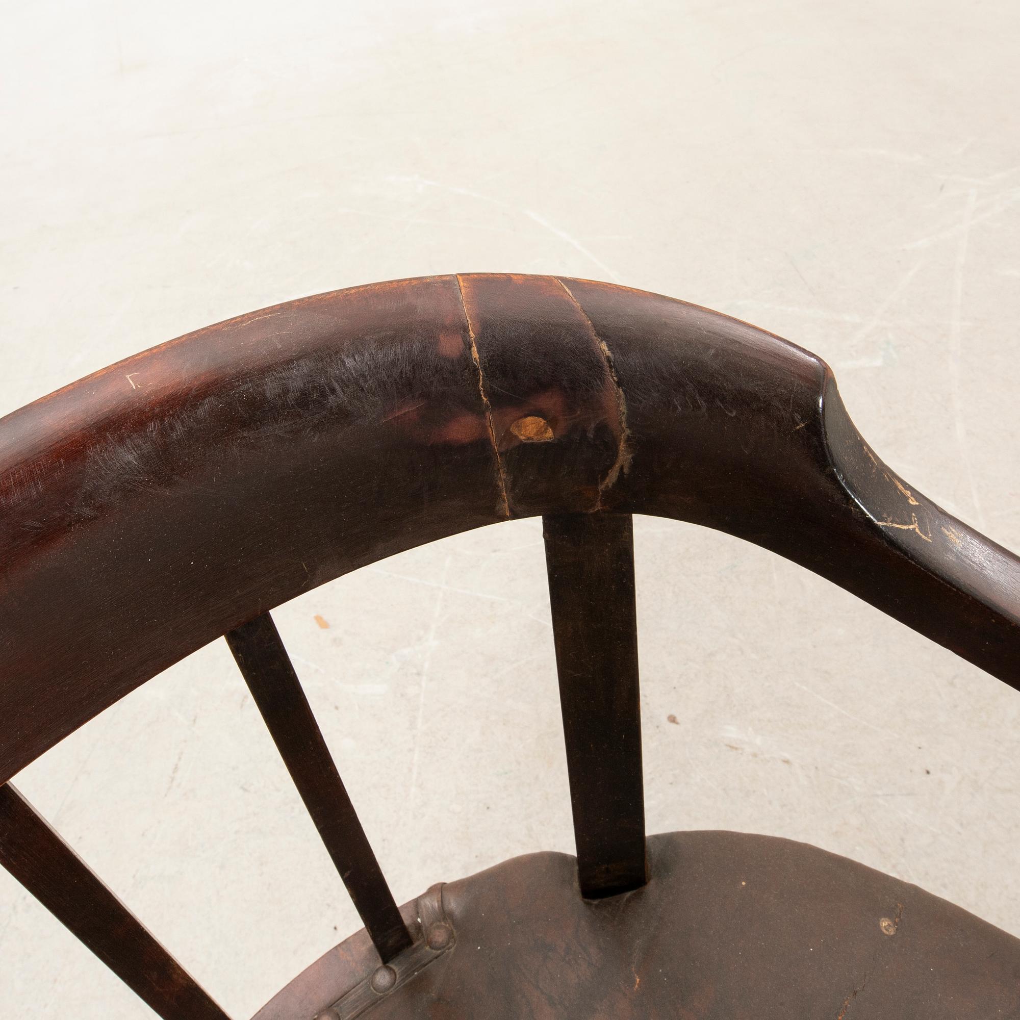 Fåtöljer ett par omkring 1900.