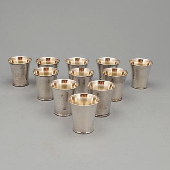 BÄGARE, 11+1, silver, Öijving Juvelerare, Gävle/Stockholm, 1948. Vikt ca 278g.