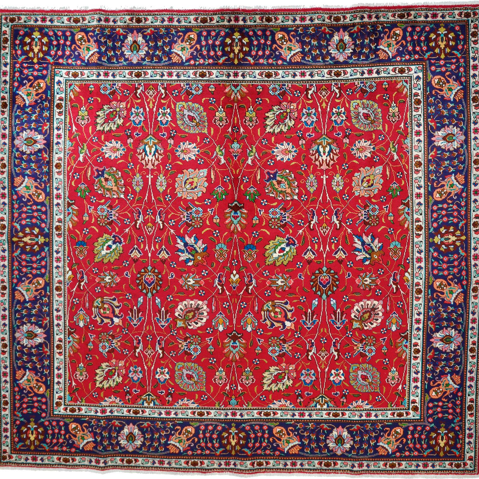 A carpet, Tabriz, ca 305 x 290 cm.