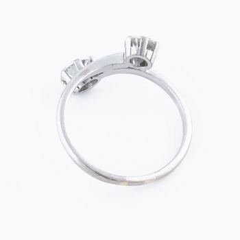 A ca 0.77 cts brilliant cut diamond ring.