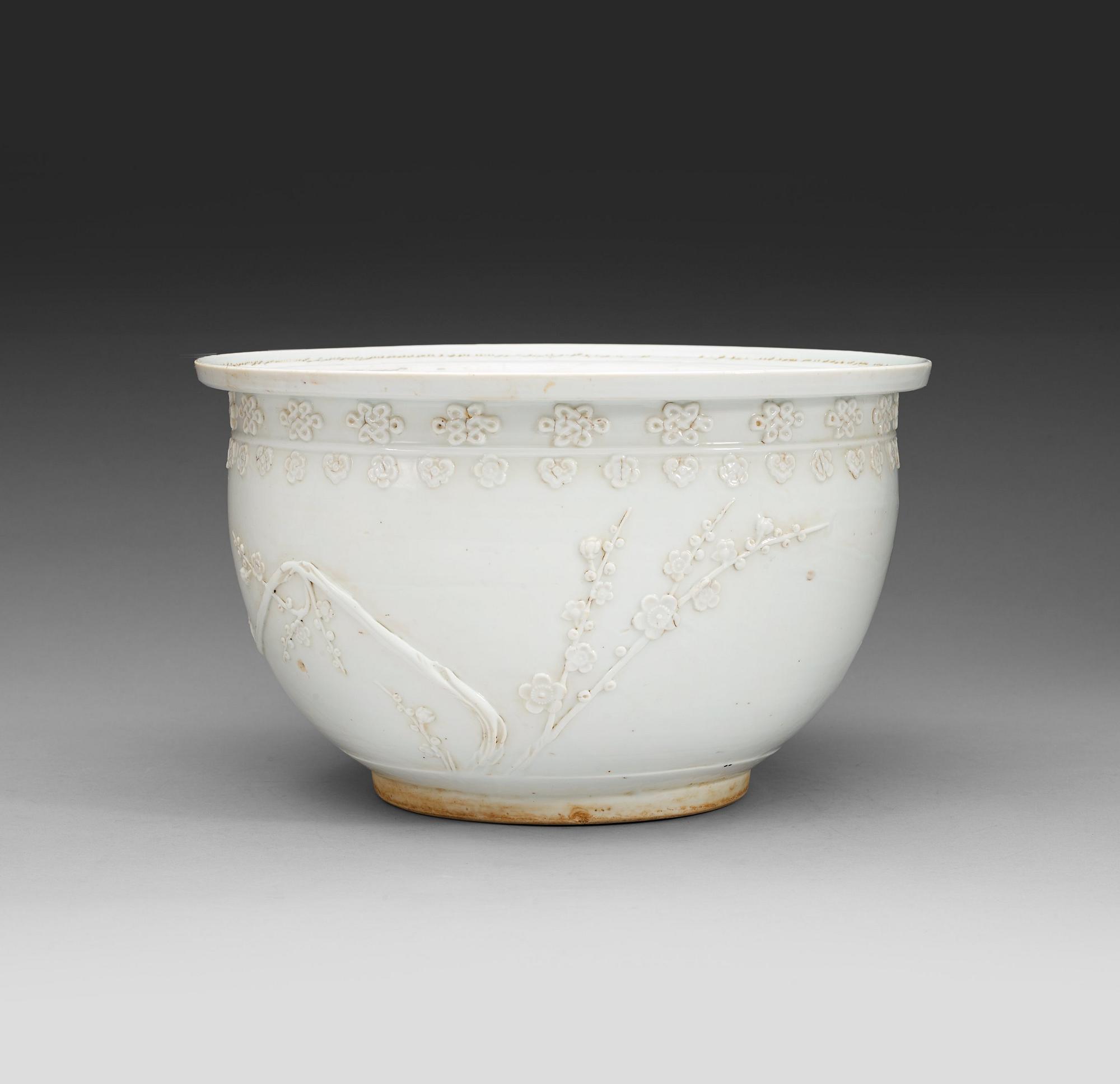 A "blanc de chine" flower pot, Qing dynasty 19th century.