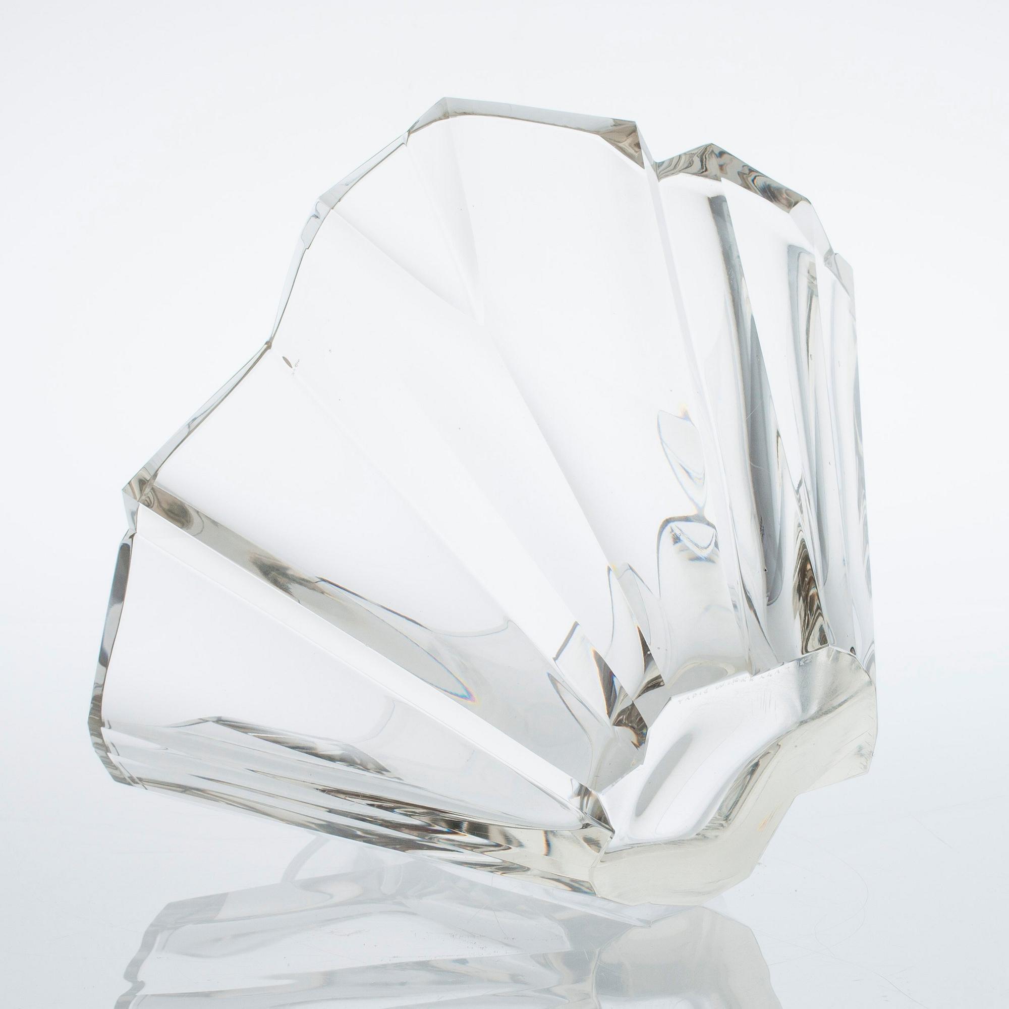 Tapio Wirkkala, A VASE.