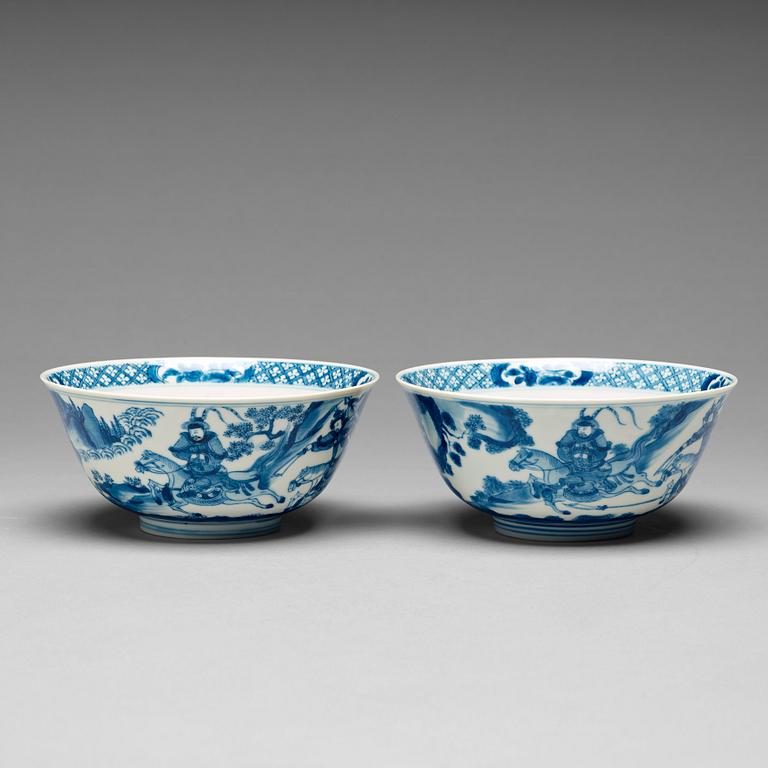 A pair of blue and white bowls, Qing dynasty, Kangxi (1662-1722).