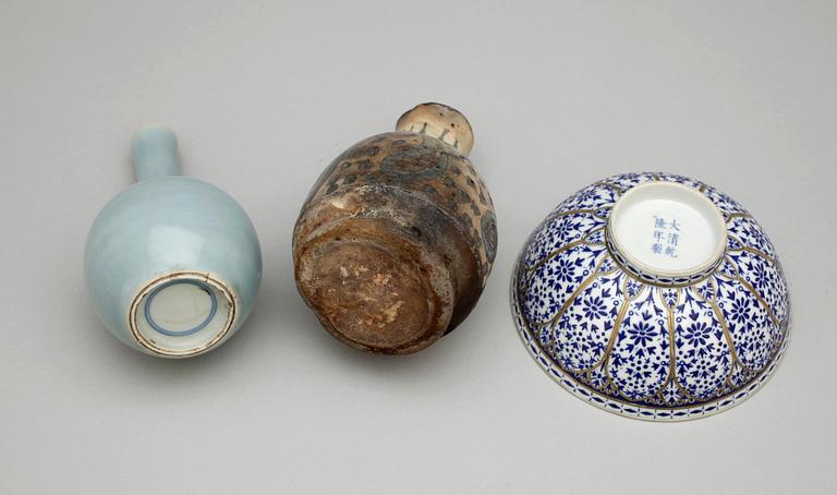 VASER, 2 st samt SKÅL, keramik, bla Kina, 1800/1900-tal.