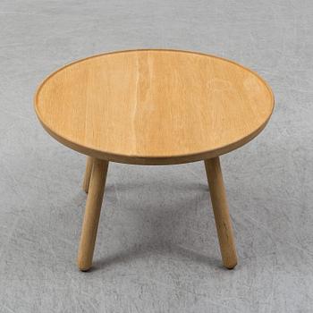 FINN JUHL, soffbord, "Pelican Table", onecollection House of Finn Juhl.