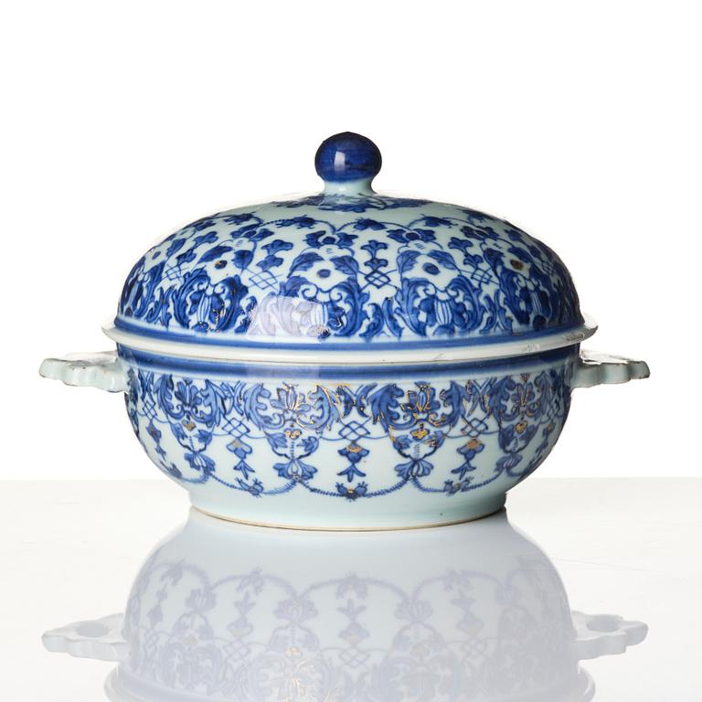 Skål med lock/ equelle, kompaniporslin, Kina, Qingdynastin, Qianlong (1736-95).