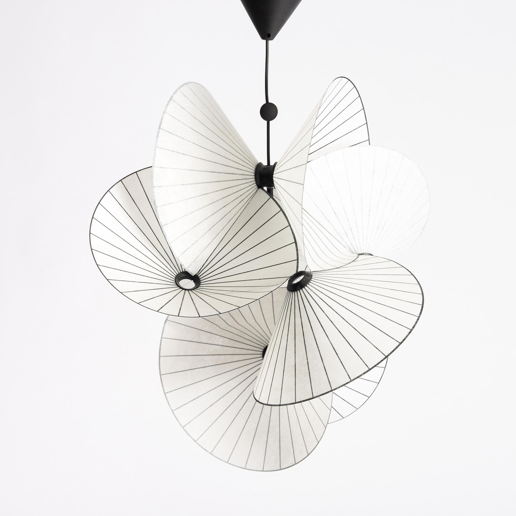 Front, a 'Serpentine light small', Moooi.
