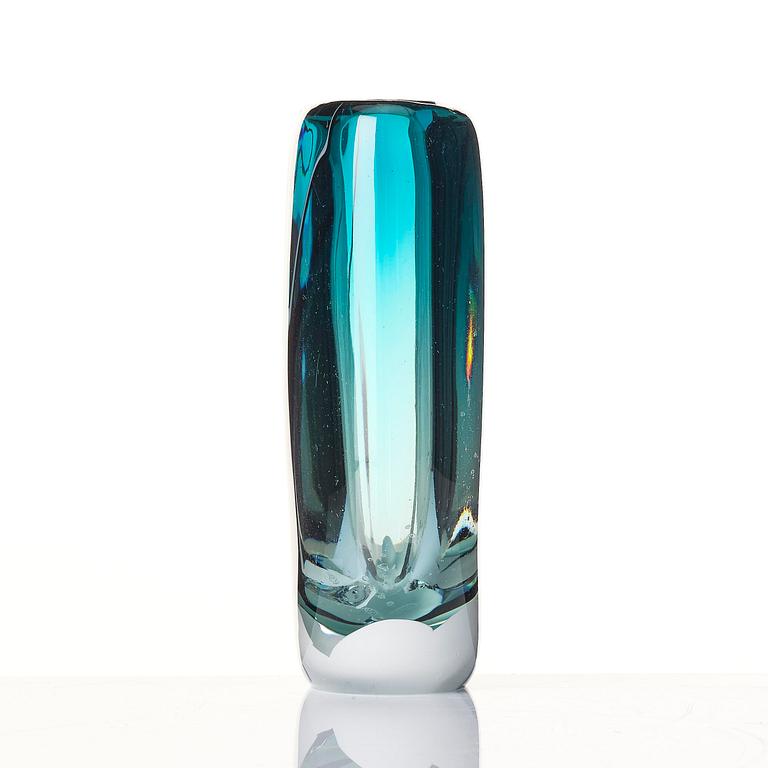 Vicke Lindstrand, a "Vinter" (Winter) glass vase, Kosta, Sweden, 1950s-60s.