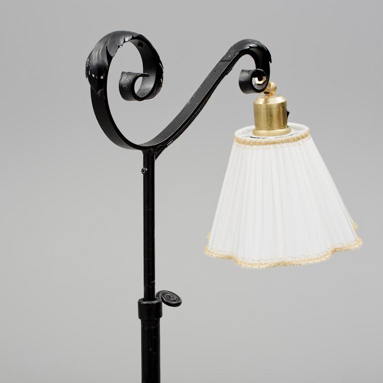 GOLVLAMPA, 1900-talets andra hälft.