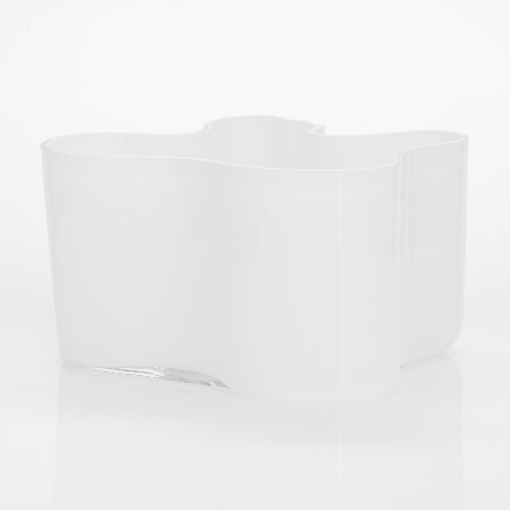 Alvar Aalto, vas, modell 3031 signerad Alvar Aalto.