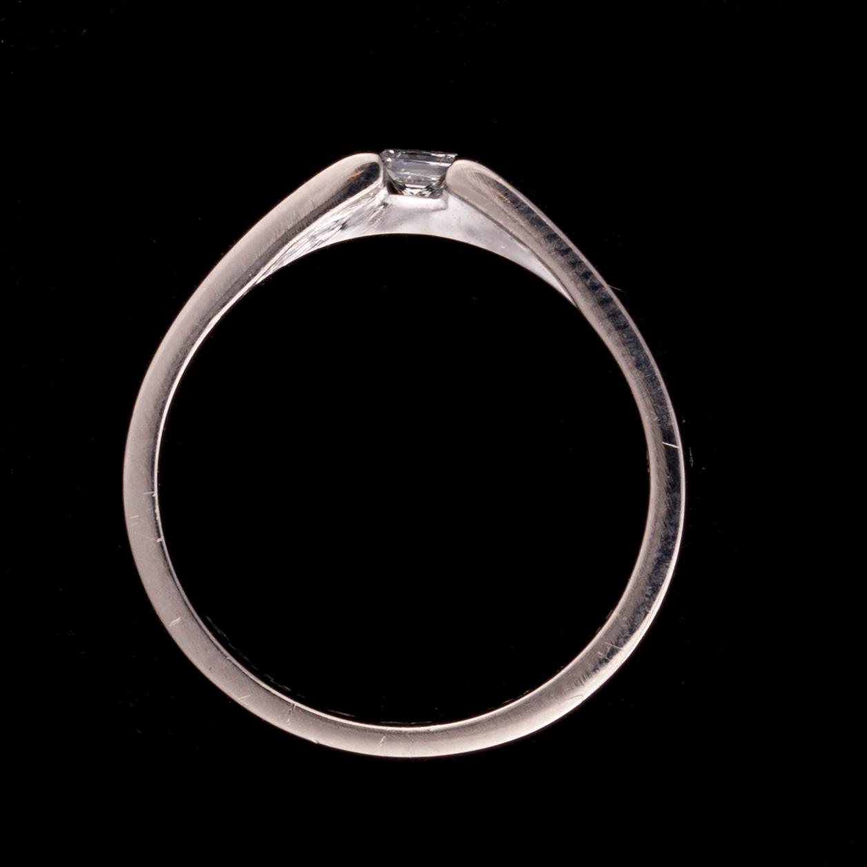 RING, 14K vitguld, diamant. Matti Suninen. Vikt ca 3,7 g.