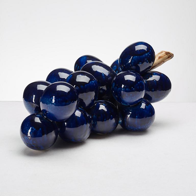 Kjell Janson, a glazed stoneware sculpture of a bunch of grapes, Mora, Sweden.