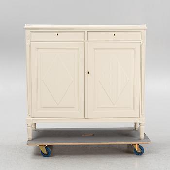 Sideboard, gustaviansk stil, 1900-talets andra hälft.