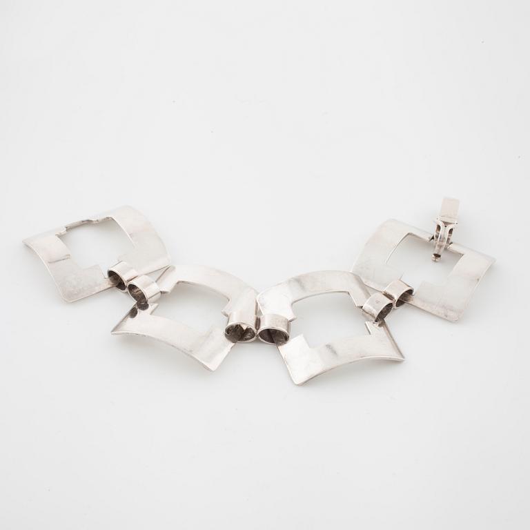 KARL-INGEMAR JOHANSSON, Göteborg, 1966, a bracelet.