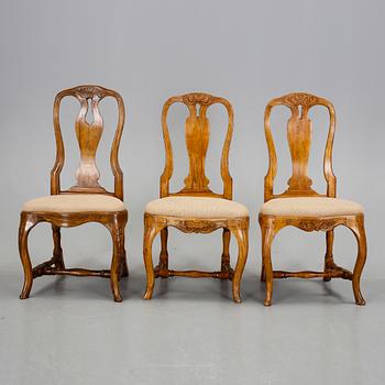 STOLAR, 3 st, varav 2 st Stockholmsarbeten i rokoko, 1700-tal.