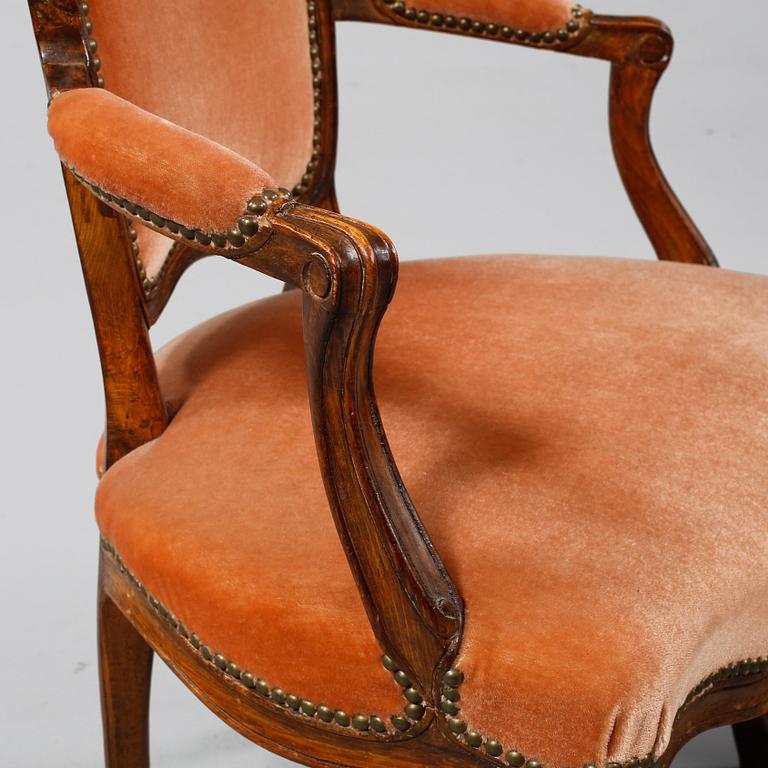KARMSTOLAR, ett par, Louis XV-stil, 1800-talets andra hälft.