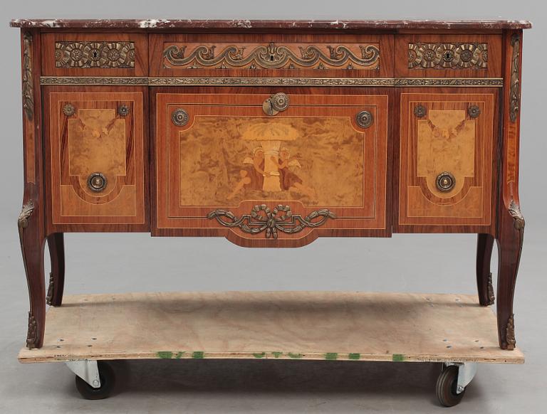 BYRÅ, gustaviansk stil, 1900-talets mitt.