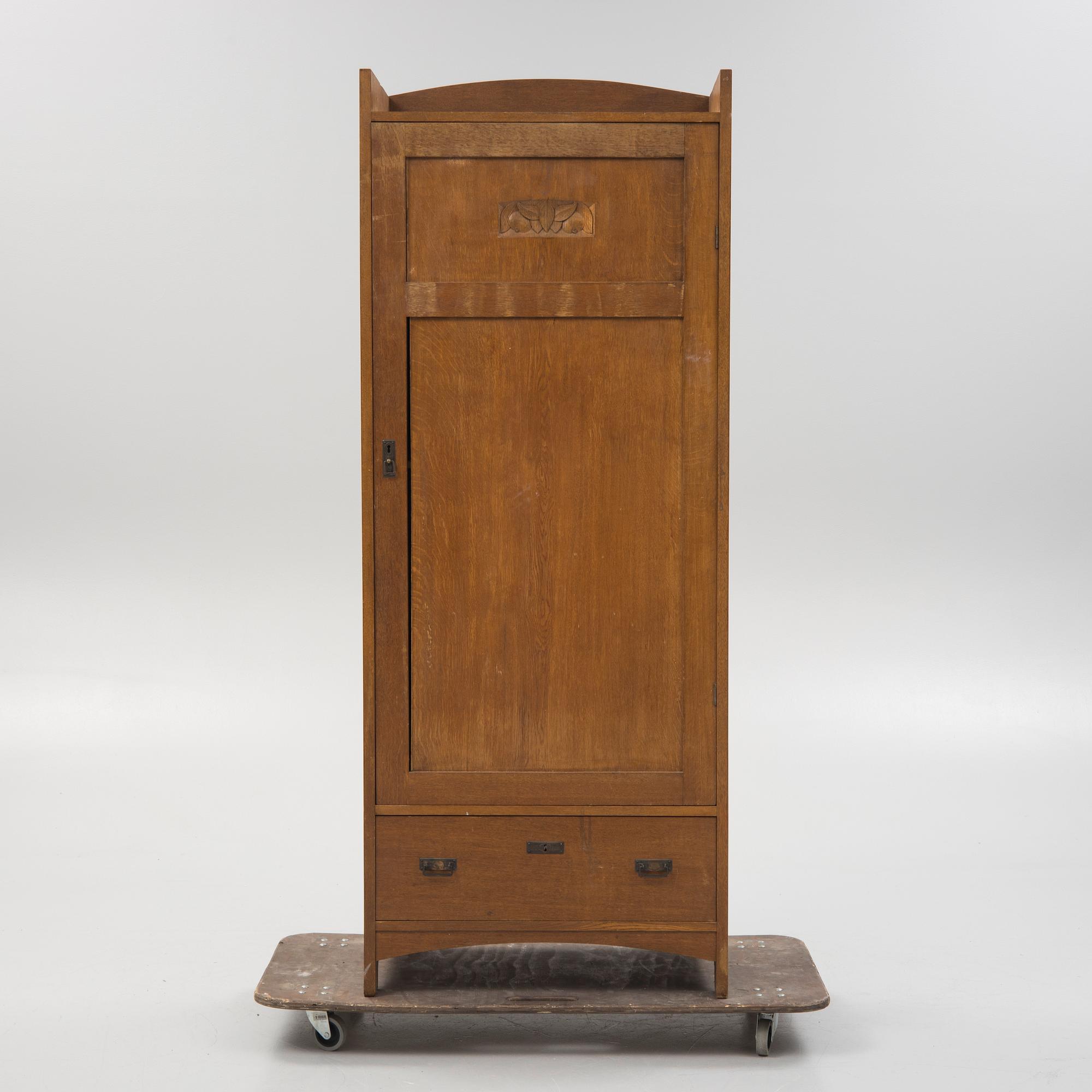 Klädskåp, 1920-tal.