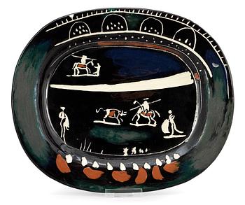 883. A Pablo Picasso 'Corrida verte' faience dish, Vallauris, France 1949.