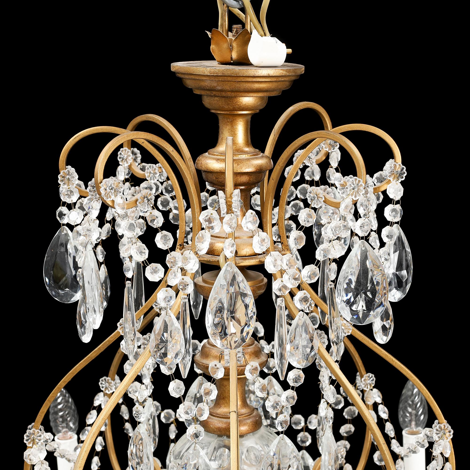 A chandelier, late 20th century.