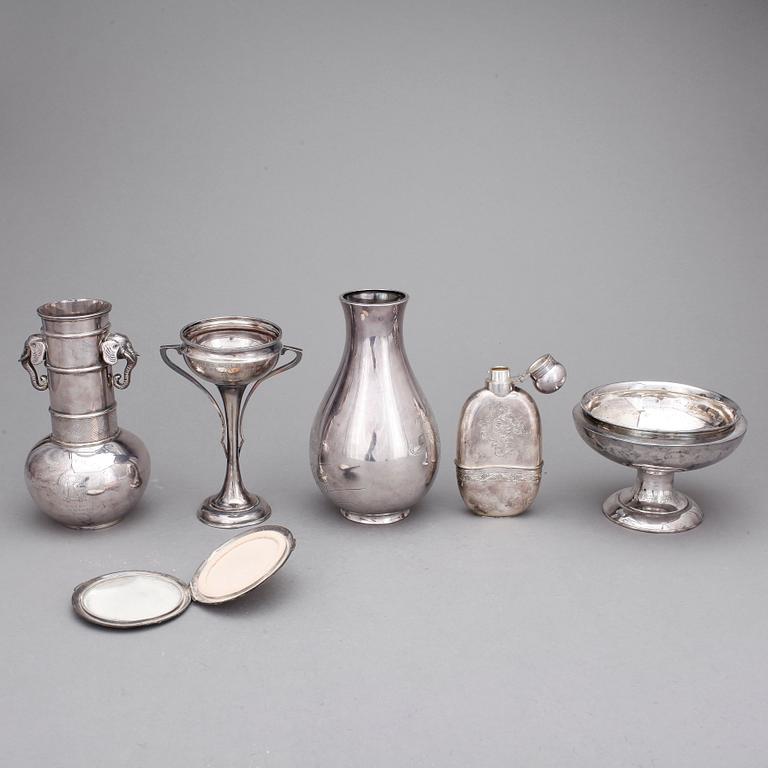 PARTI SILVERFÖREMÅL, 6 st, bla sterling, Japan 1900-tal. Tot ca 1560 gram.