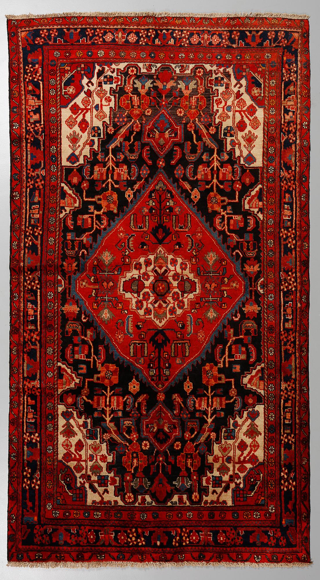 MATTA, Nahavand, sent 1900-tal, ca 285x155 cm.