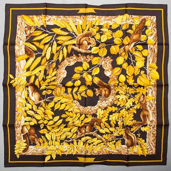 HERMÈS, scarf, "Casse Noisette".