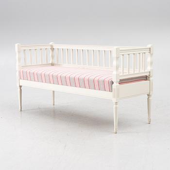 Soffa, 1900-talets andra hälft, Gustaviansk stil.
