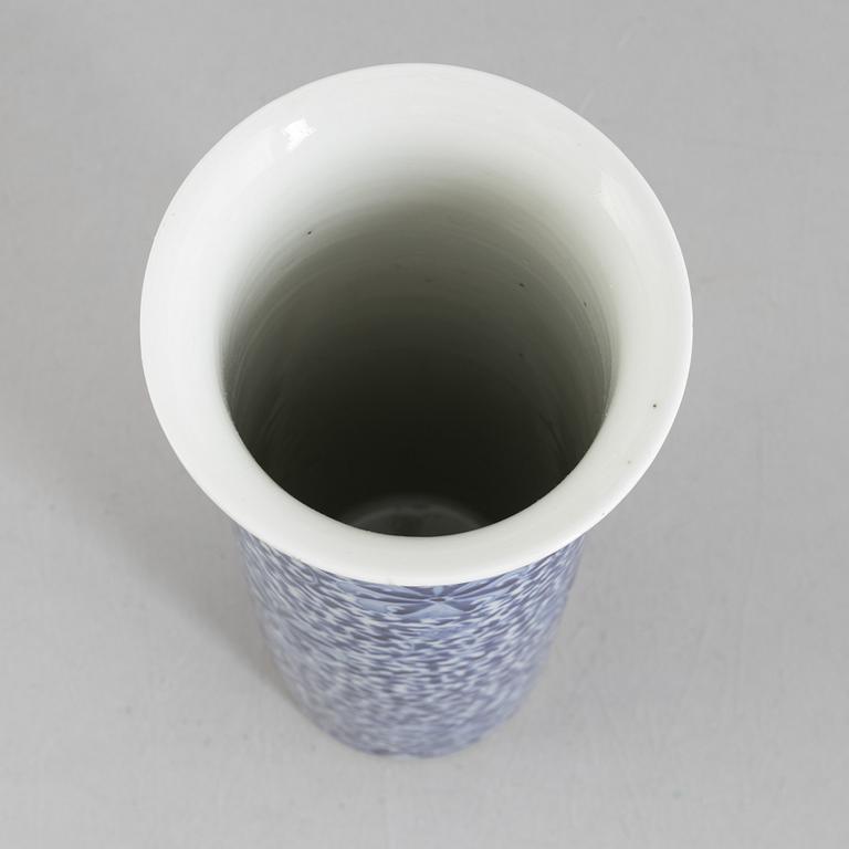 Vas, porslin, sen Qingdynasti, omkring 1900.