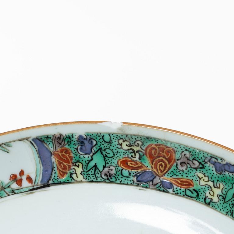 A pair of Chinese famille verte dishes, Qing dynasty, 18th century.