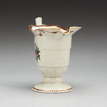 A famille rose ewer, Qing dynasty, Qianlong (1736-95).