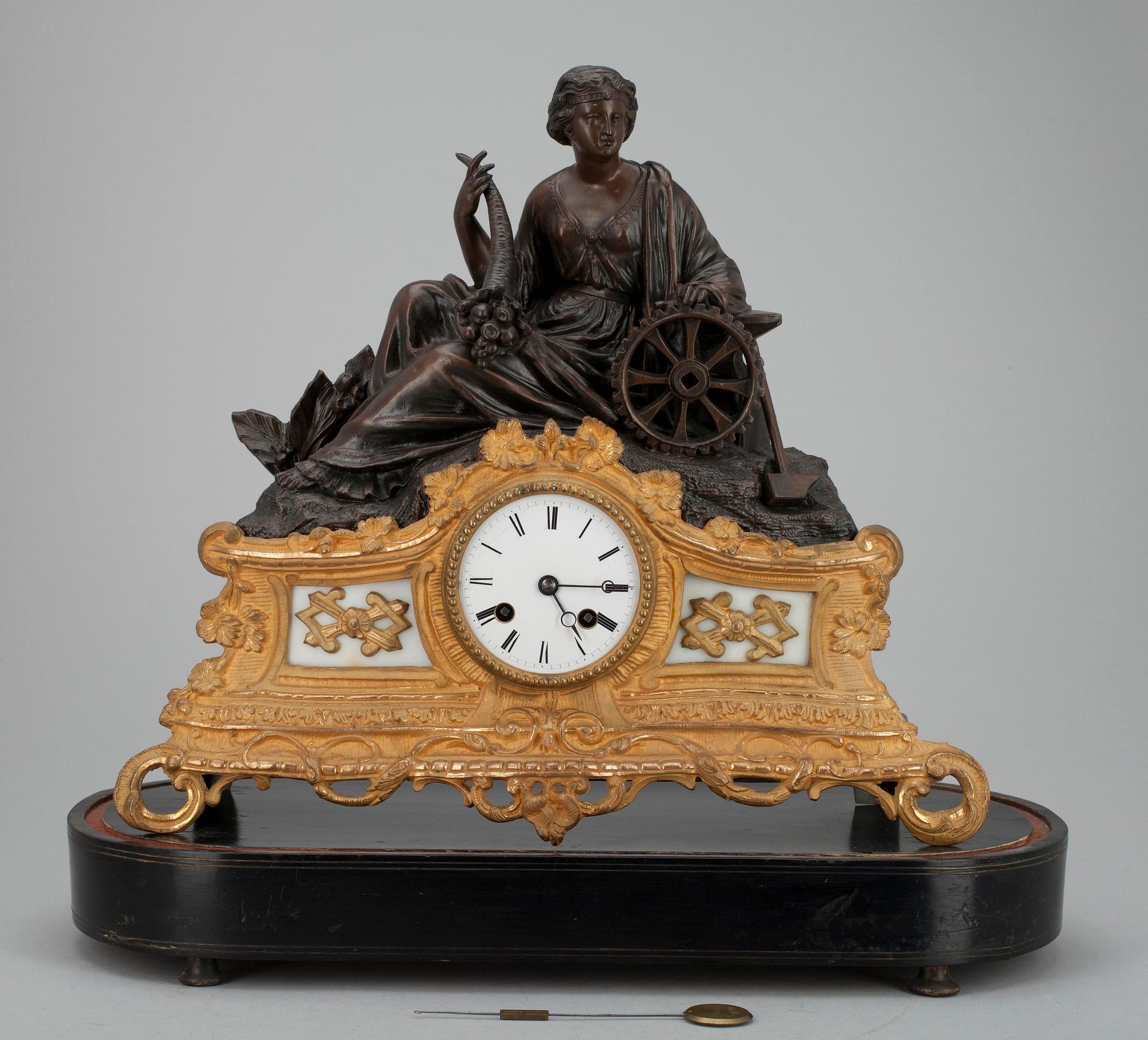 BORDSKLOCKA, brons, nyrokoko, 1800-talets senare hälft.