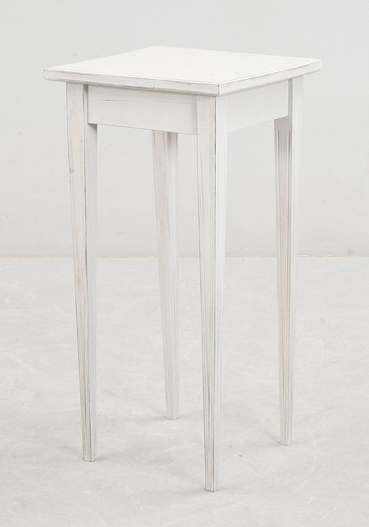 LAMPBORD, Gustaviansk stil, omkr sekelskiftet 1900.