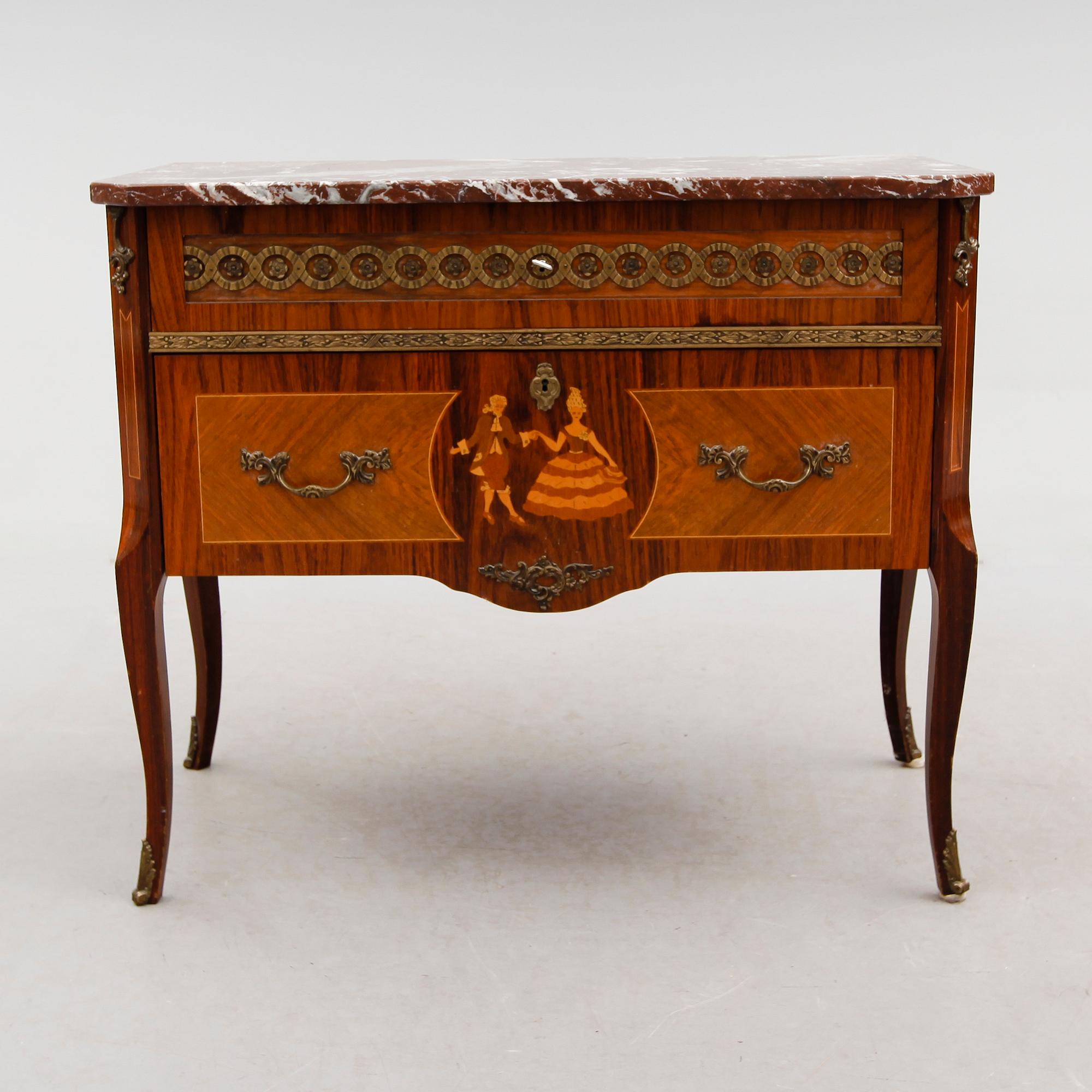 BYRÅ, gustaviansk stil, 1900-talets andra hälft.