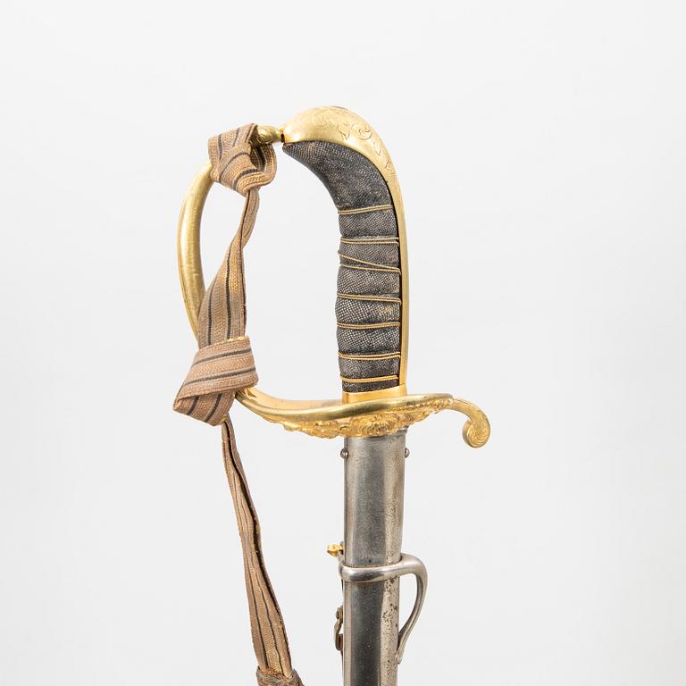Sabel svensk, för infanteriofficer. 1800-talets andra hälft, med balja.