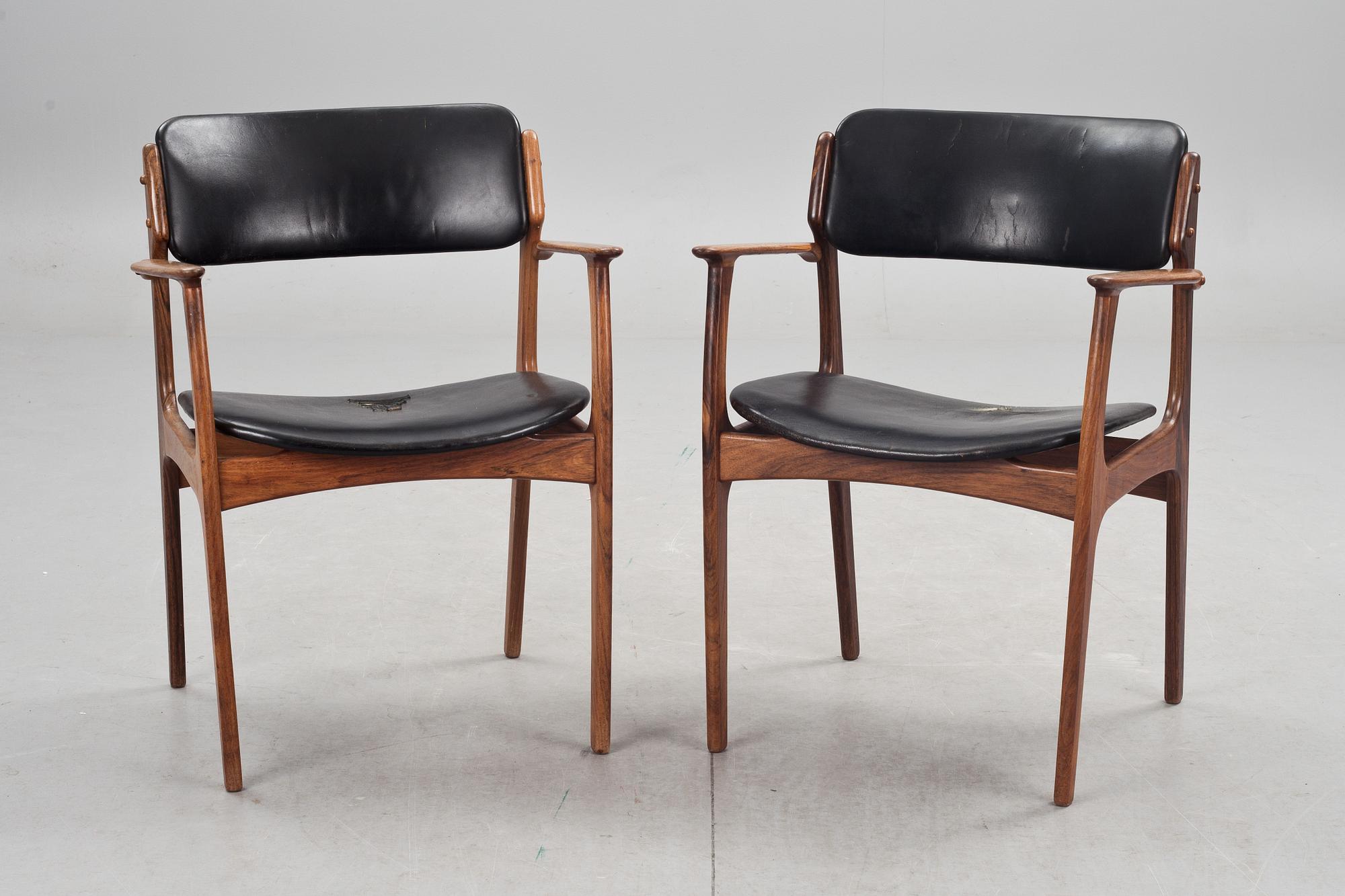 KARMSTOLAR, 2 st, Erik Buch för Odense møbler, Danmark. 1960-tal.