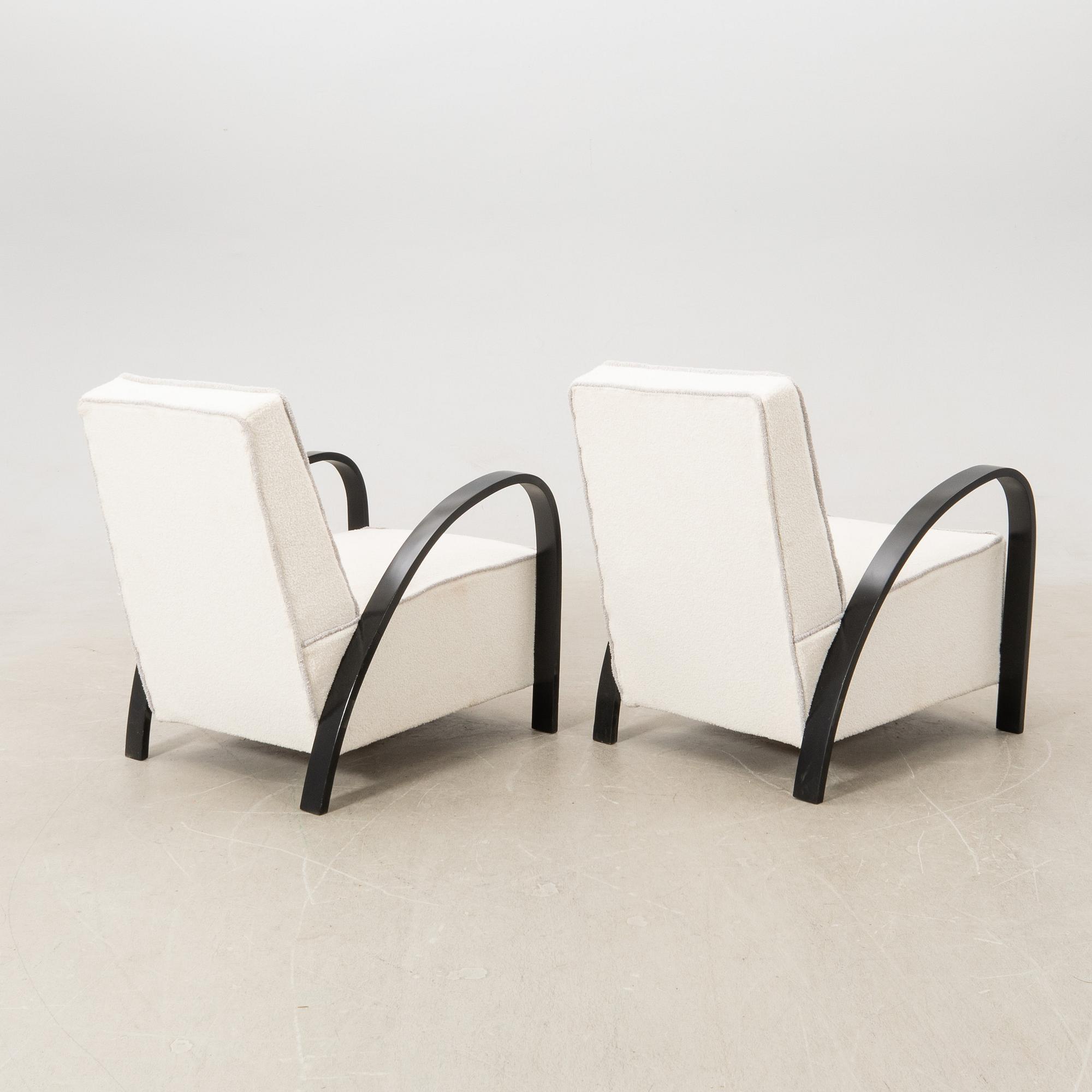 Armchairs, a pair from the first half of the 20th century.