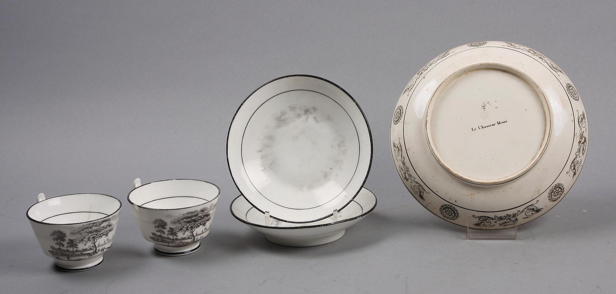 SKÅL SAMT KOPPAR MED FAT, 2 st, porslin, Creil resp Davenport, 1800-tal.
