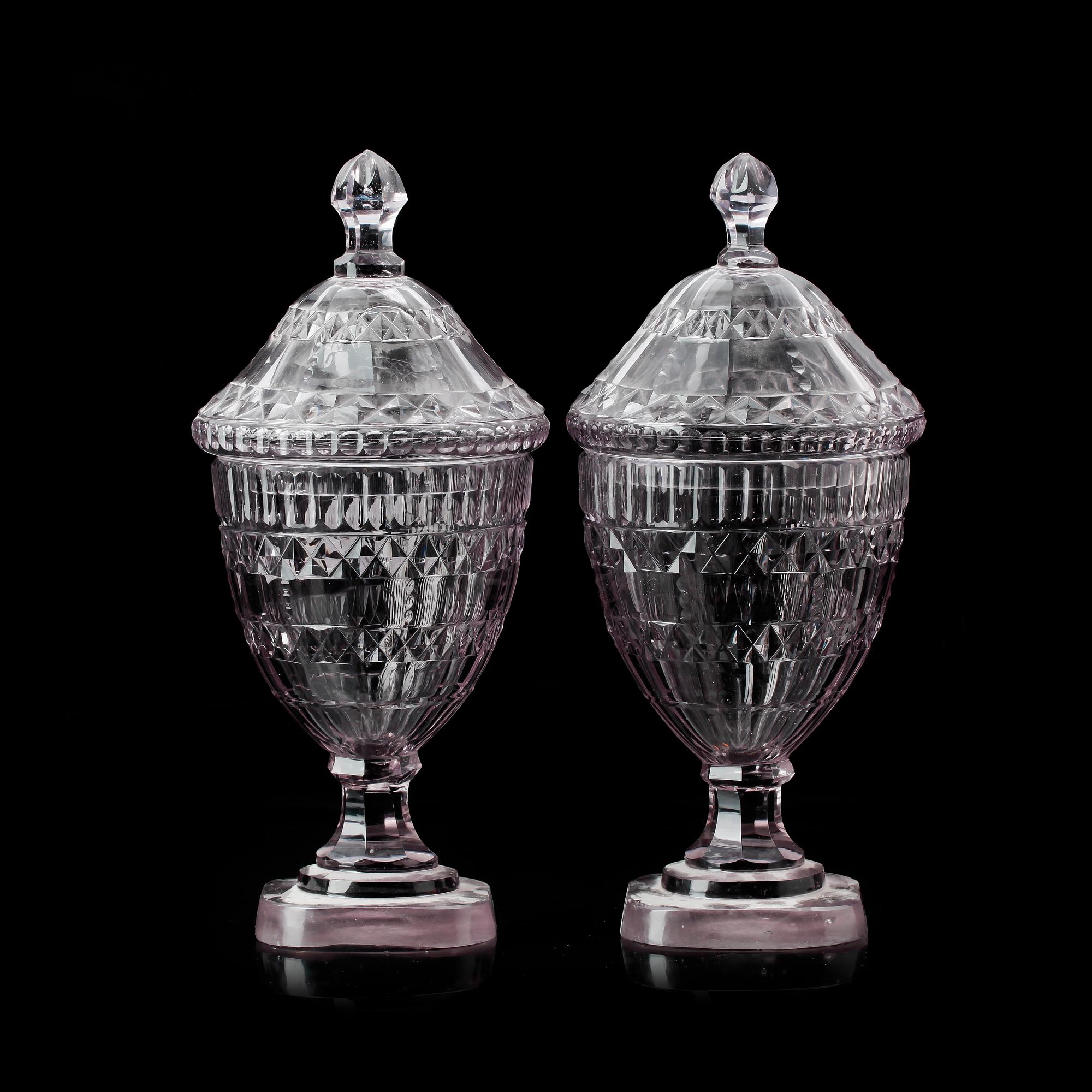 POKALER med LOCK, ett par, glas. Empire, England/Irland. 1800-talets första hälft.