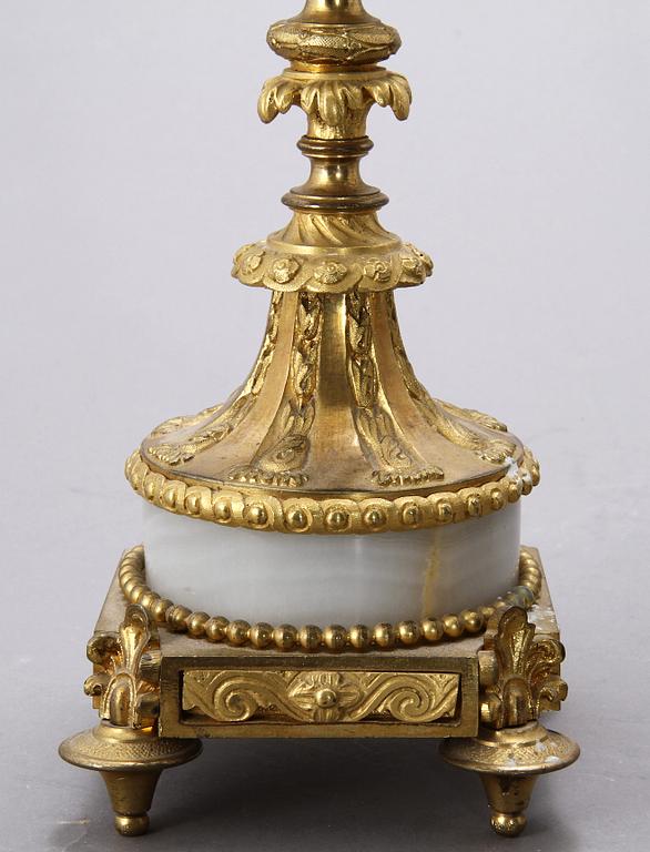 KANDELABRAR, ett par, 1800-talets andra hälft.