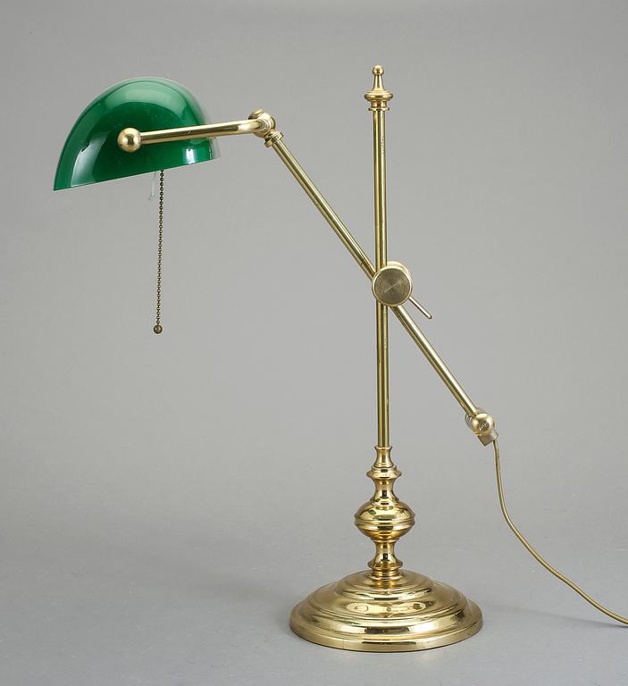 SKRIVBORDSLAMPA, 1900-talet andra hälft.