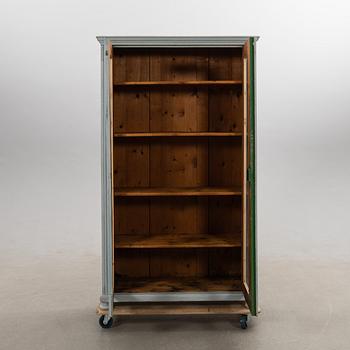 Skåp, omkring 1900.