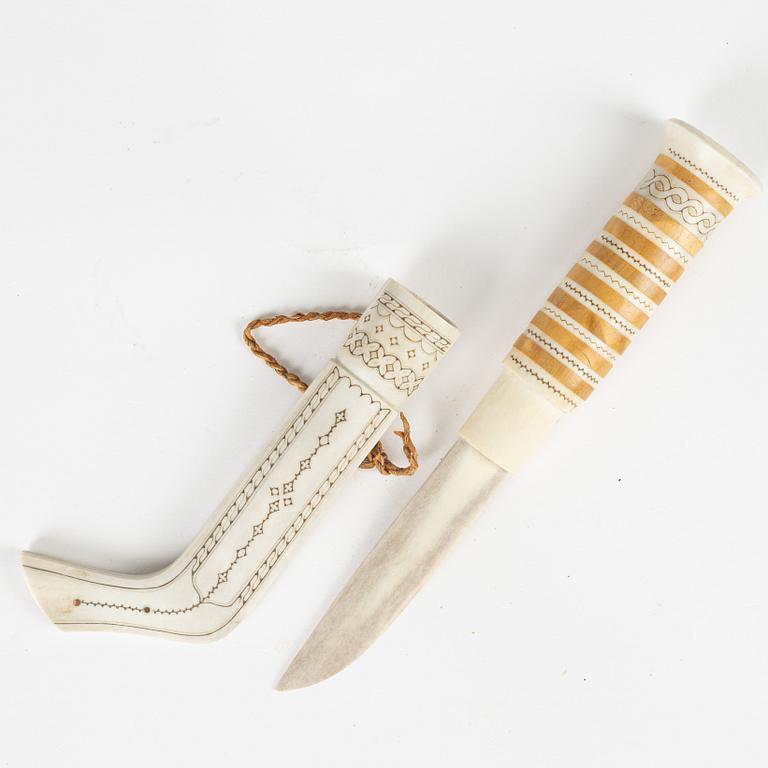 A reindeer horn knife, with horn blade, by Tore Sunna, before 1965, signed.
