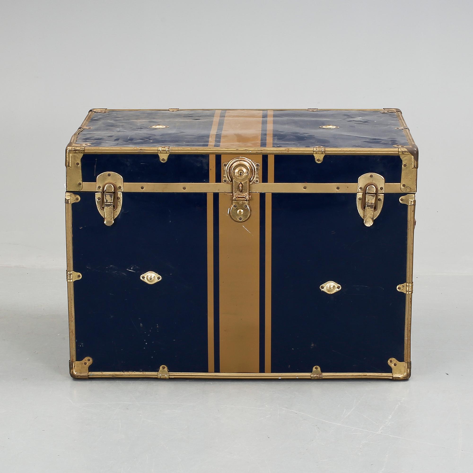 KOFFERT, 1900-talets första hälft.