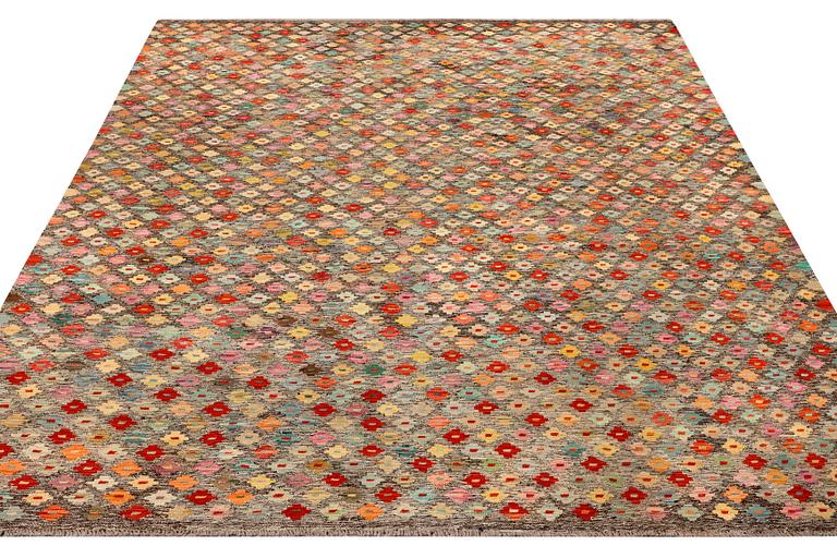 A Kilim carpet, c. 348 x 258 cm.