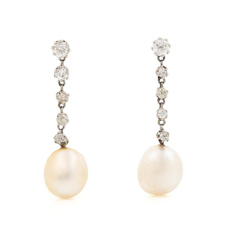 A pair of  earrings in white gold with pearls and old-cut diamonds.