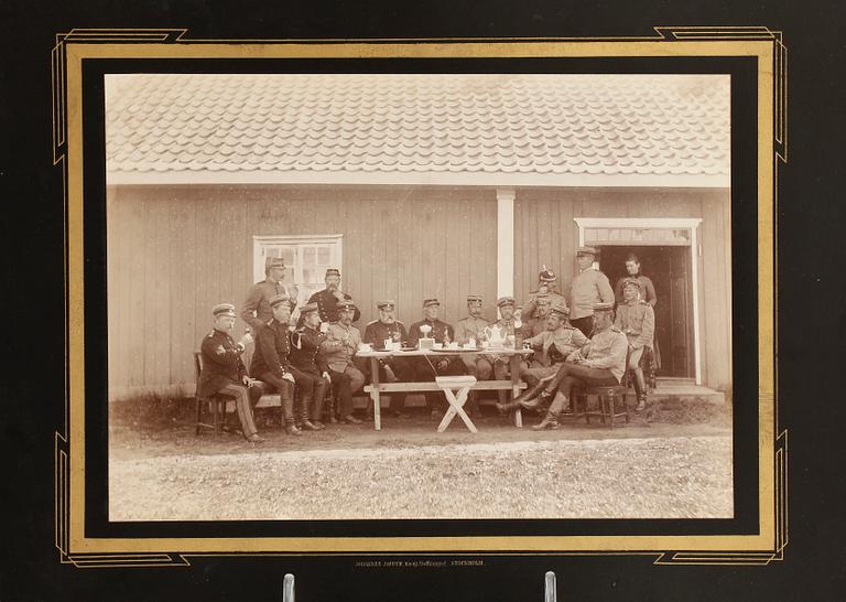FOTOGRAFIER, 8 st, sent 1800-tal till tidigt 1900-tal.
