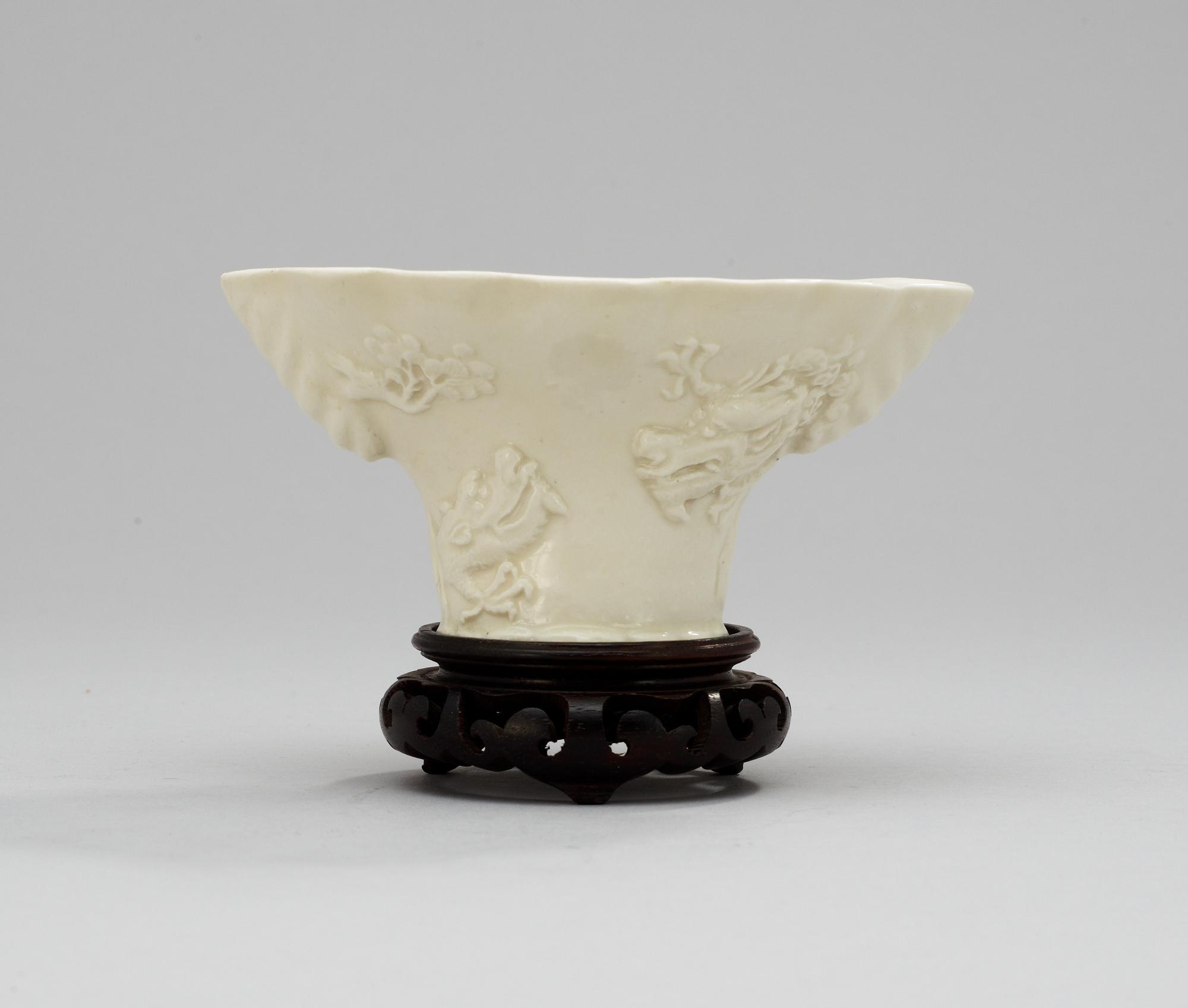VINOFFERSKÅL, porslin. Samson, Frankrike. 1800/1900-tal.