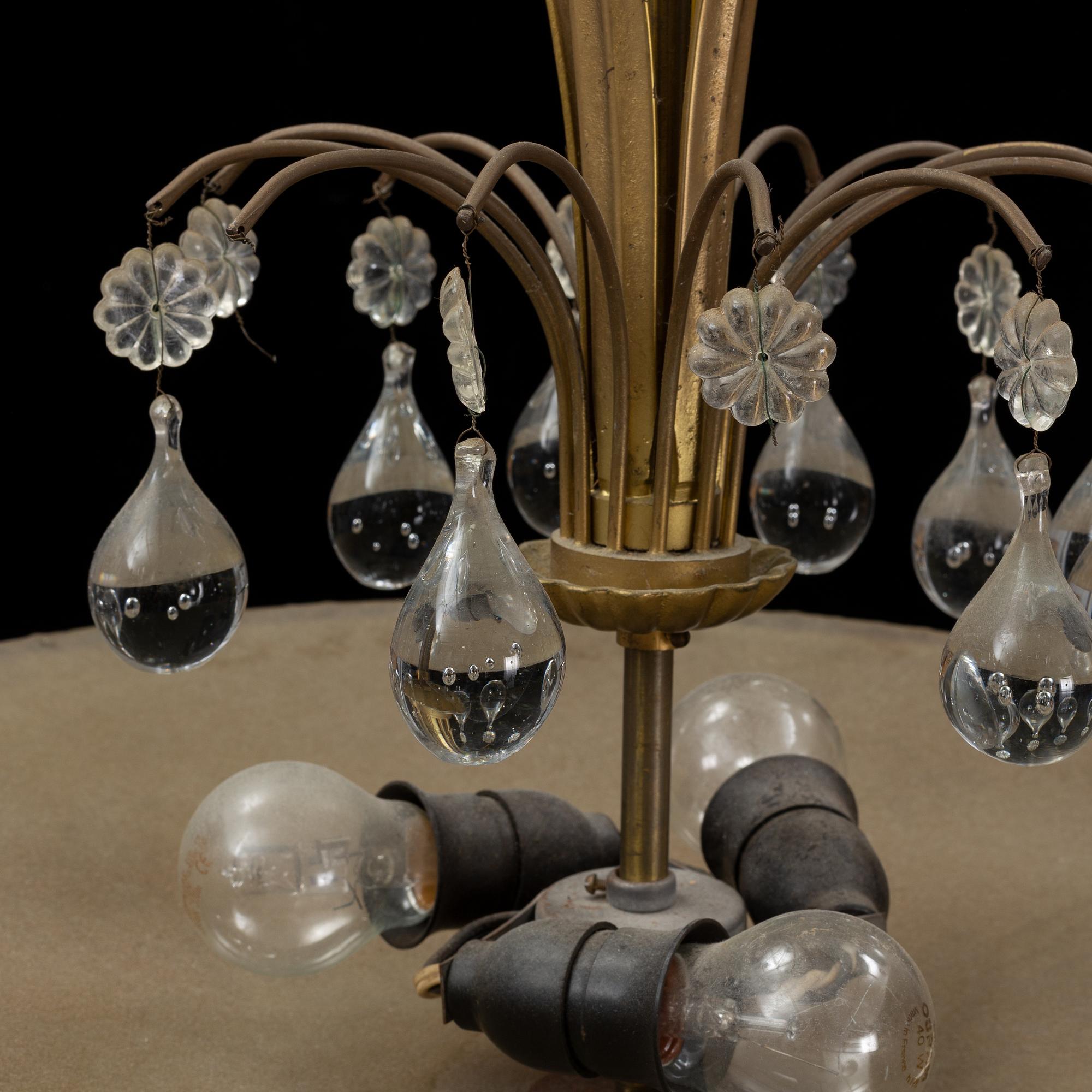 A 1920/30's ceiling light.